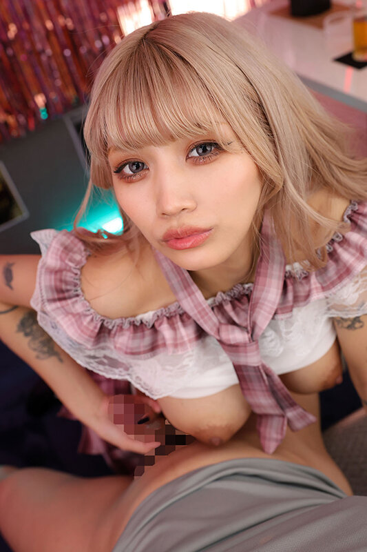 ギャルのフレンチキスを堪能しながらの手コキ