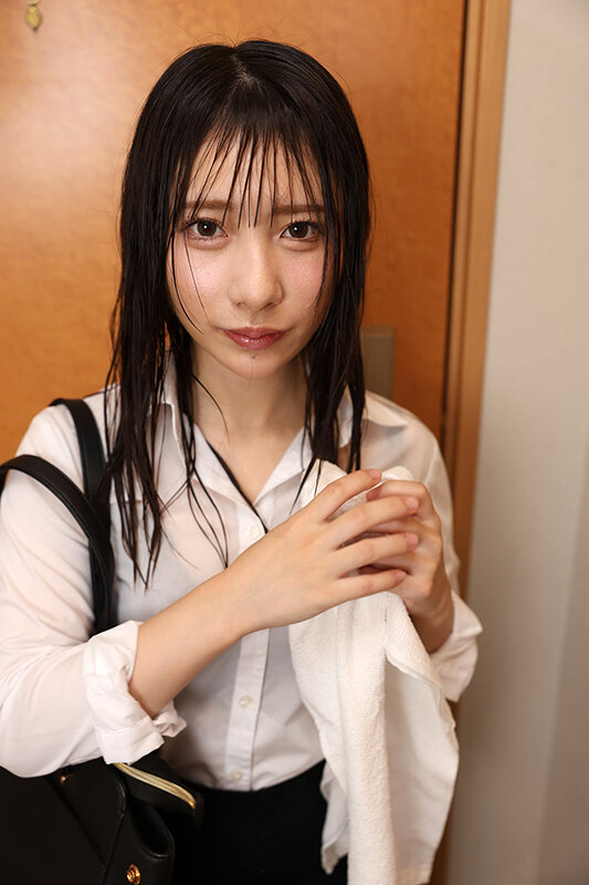 松井日奈子が濡れ髪でやってくる